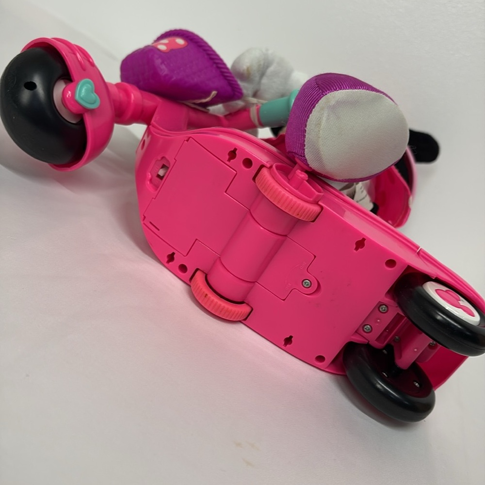 Disney| Scooter Minnie Mouse plush sing & spin toy, talking Minnie Mouse - Picture 8 of 10